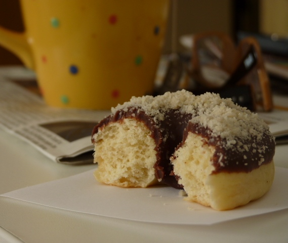 Baked Doughnuts without using doughnut pan - Foxy Folksy