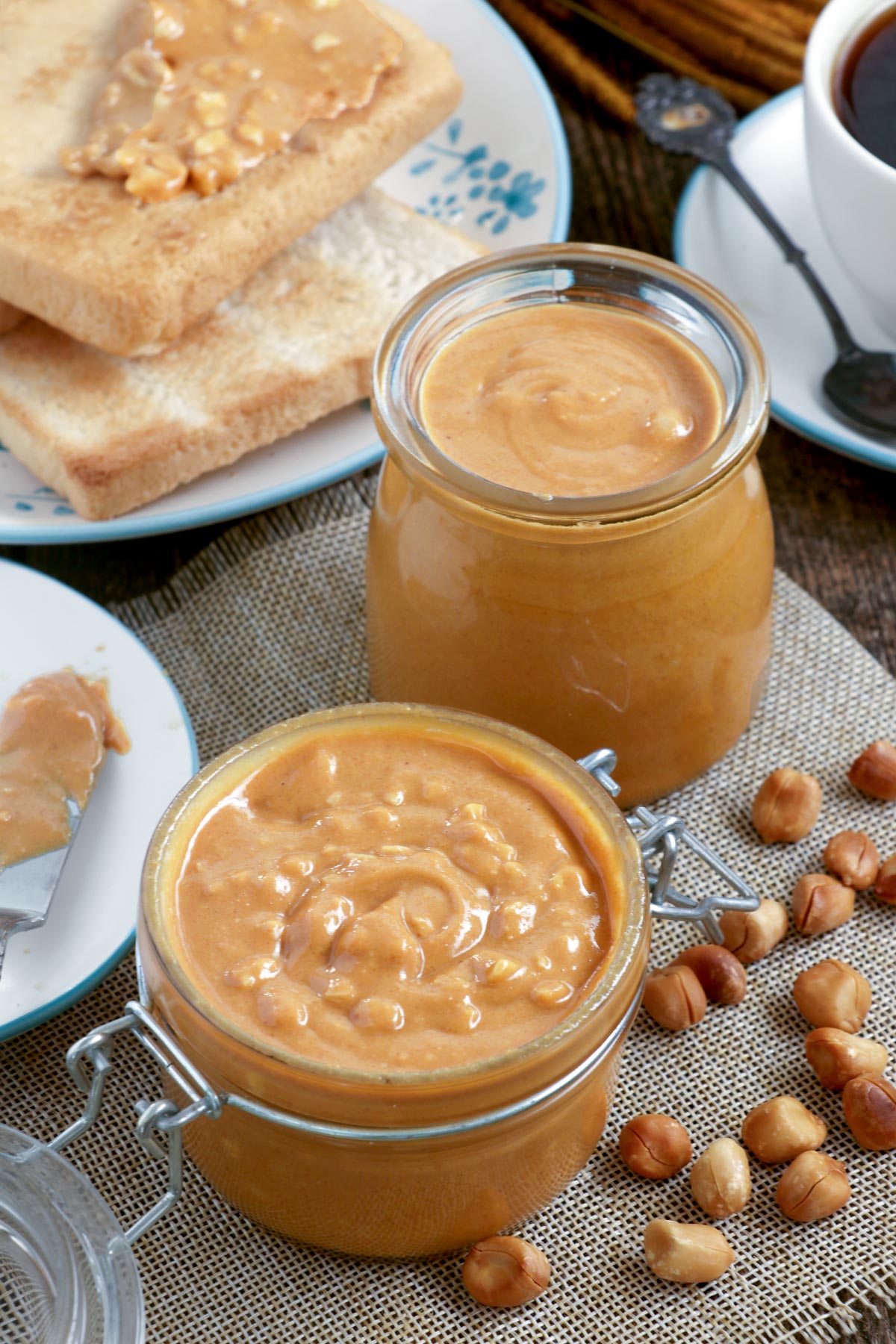 Homemade Peanut Butter (Smooth and Chunky) - Foxy Folksy
