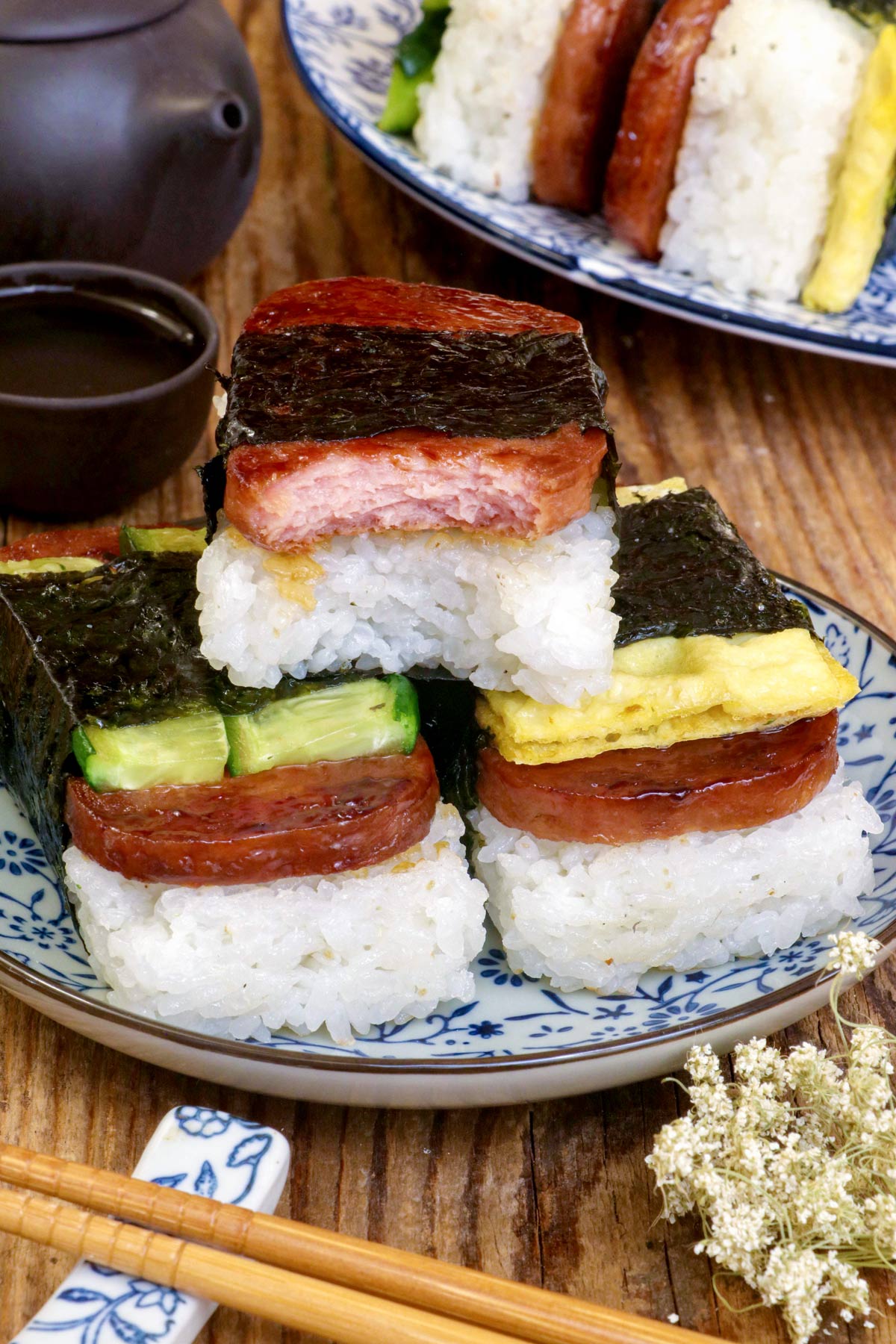 How to Make Spam Musubi without a Mold - Noodles and Buns